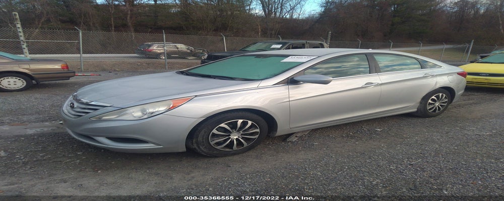 5NPEB4AC6BH286393 2011 HYUNDAI SONATA photo no. 2