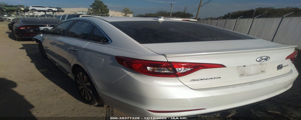 5NPE34AF4FH092670 2015 HYUNDAI SONATA photo no. 3