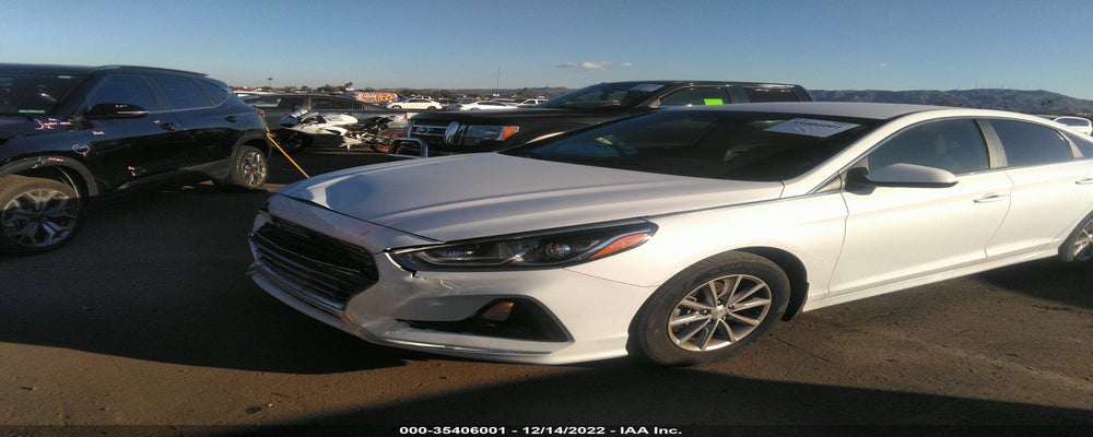 5NPE24AF0JH676978 2018 HYUNDAI SONATA photo no. 2