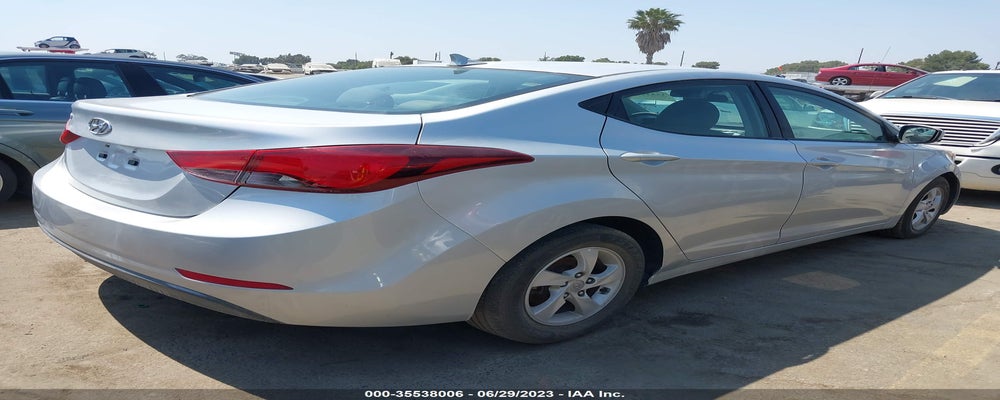 5NPDH4AE8FH5661 2015 HYUNDAI ELANTRA photo no. 4