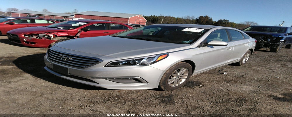5NPE24AF3FH163649 2015 HYUNDAI SONATA photo no. 2