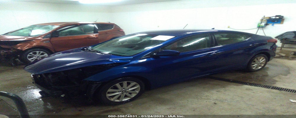 5NPDH4AE5FH589358 2015 HYUNDAI ELANTRA photo no. 2