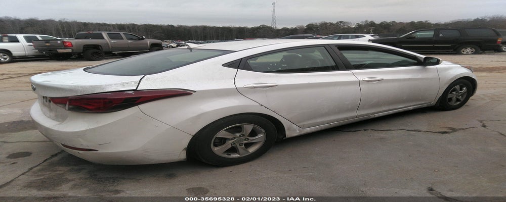 5NPDH4AE1FH646820 2015 HYUNDAI ELANTRA photo no. 4