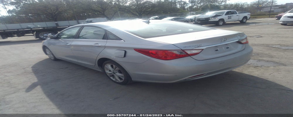 5NPEC4AC2BH225572 2011 HYUNDAI SONATA photo no. 3