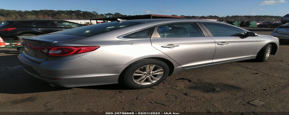 5NPE24AF8FH004951 2015 HYUNDAI SONATA photo no. 4