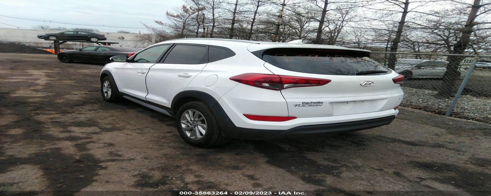 KM8J3CA48JU744658 2018 HYUNDAI TUCSON photo no. 3