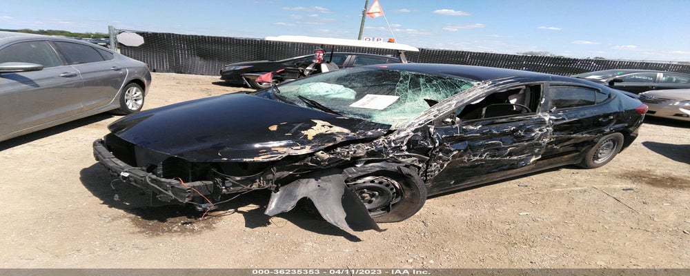 KMHD74LF0HU135676 2017 HYUNDAI ELANTRA photo no. 2