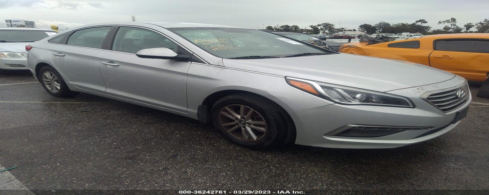 5NPE24AF0FH065064 2015 HYUNDAI SONATA photo no. 2
