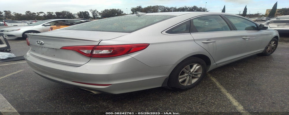 5NPE24AF0FH065064 2015 HYUNDAI SONATA photo no. 4