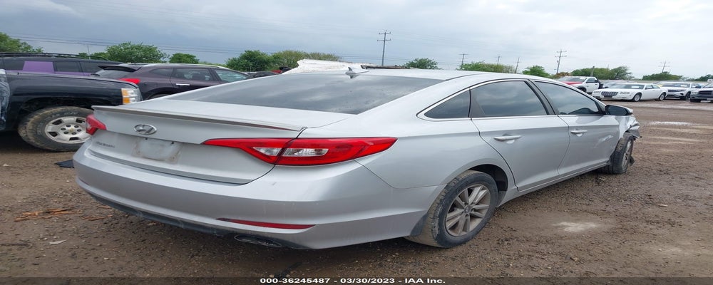 5NPE24AF2FH165960 2015 HYUNDAI SONATA photo no. 4