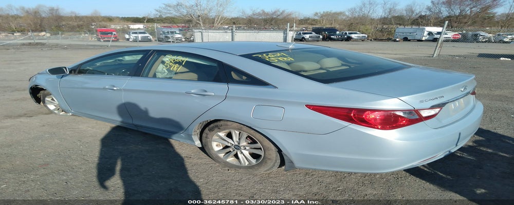 5NPEB4ACXBH289670 2011 HYUNDAI SONATA photo no. 3