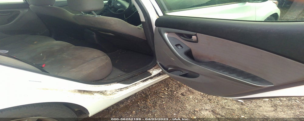 5NPDH4AE1GH782334 2016 HYUNDAI ELANTRA photo no. 8