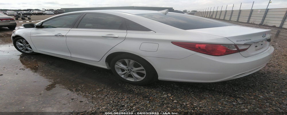 5NPEC4AC3BH239495 2011 HYUNDAI SONATA photo no. 3
