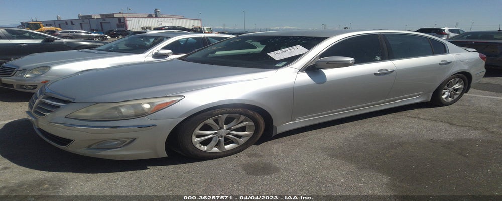 KMHGC4DD7DU230266 2013 HYUNDAI GENESIS photo no. 2