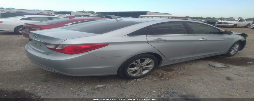 5NPEC4AC3DH775866 2013 HYUNDAI SONATA photo no. 4
