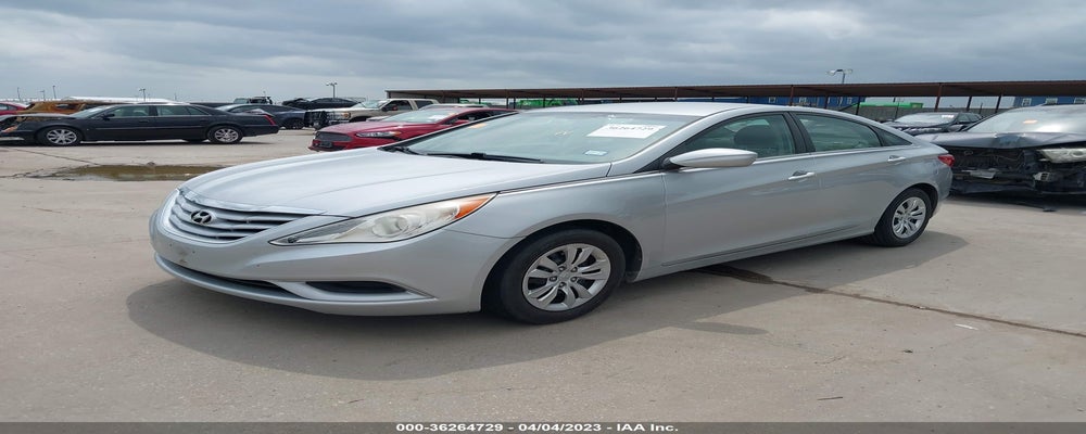 5NPEB4AC8BH063000 2011 HYUNDAI SONATA photo no. 2