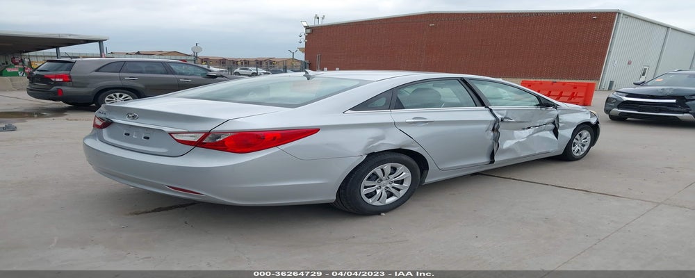 5NPEB4AC8BH063000 2011 HYUNDAI SONATA photo no. 4