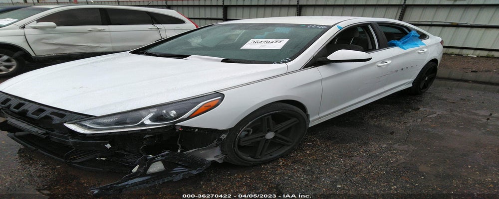 5NPE24AF0KH806646 2019 HYUNDAI SONATA photo no. 2