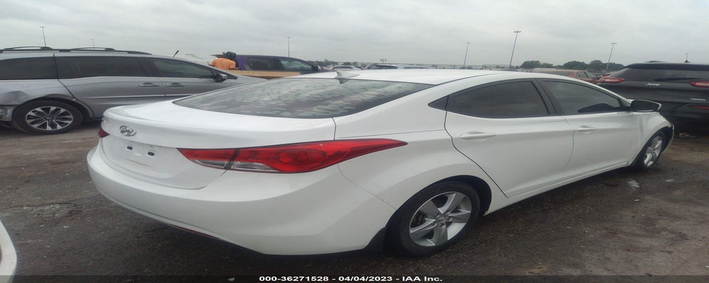 5NPDH4AEXDH420661 2013 HYUNDAI ELANTRA photo no. 4