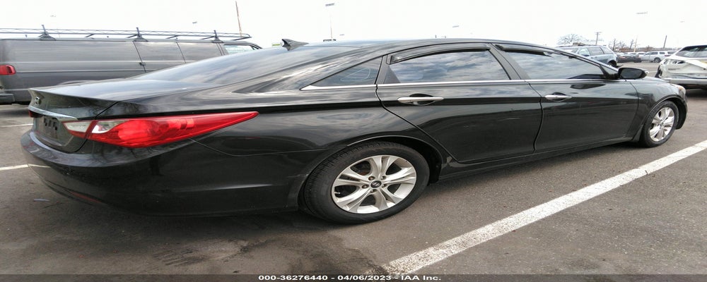 5NPEC4AC3BH306628 2011 HYUNDAI SONATA photo no. 4