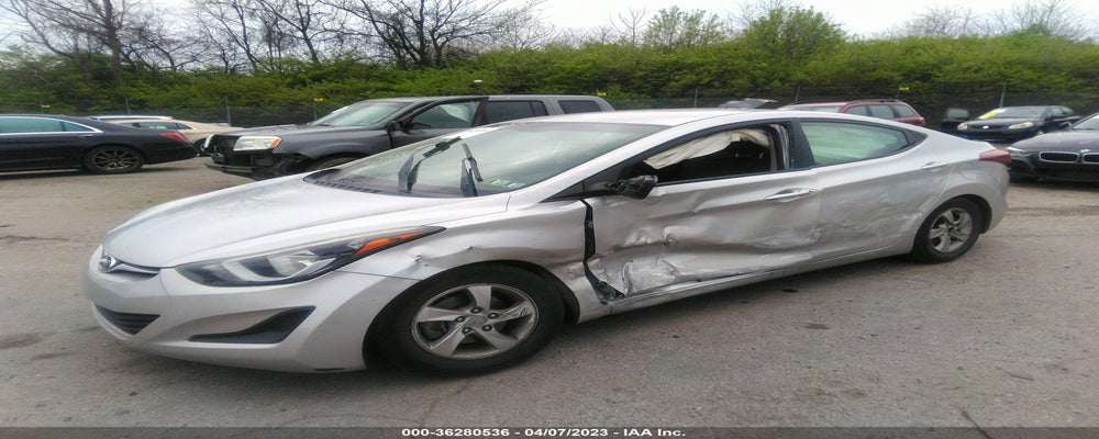 5NPDH4AE1FH566871 2015 HYUNDAI ELANTRA photo no. 2