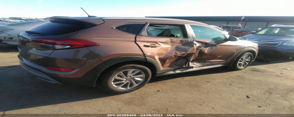 KM8J33A23HU577098 2017 HYUNDAI TUCSON photo no. 4