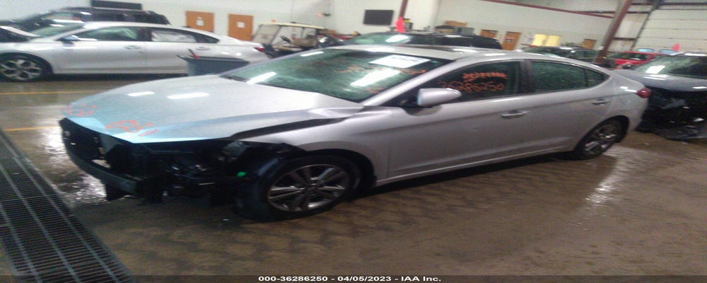 5NPD84LFXJH272061 2018 HYUNDAI ELANTRA photo no. 2