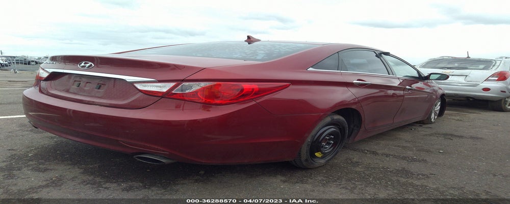 5NPEC4AC1BH084414 2011 HYUNDAI SONATA photo no. 4