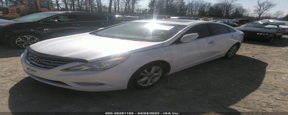 5NPEC4AC9BH299524 2011 HYUNDAI SONATA photo no. 2