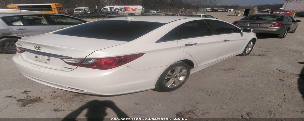 5NPEC4AC9BH299524 2011 HYUNDAI SONATA photo no. 4
