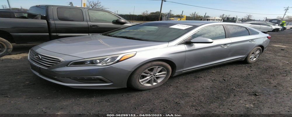 5NPE24AFXFH039815 2015 HYUNDAI SONATA photo no. 2
