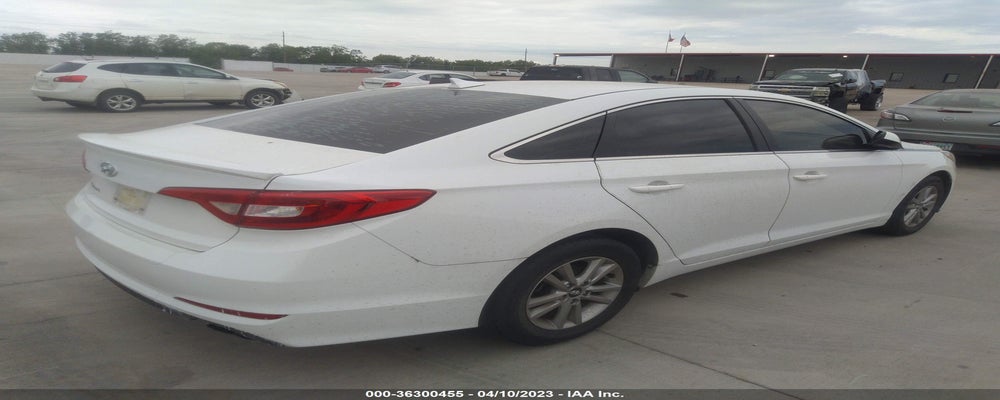 5NPE24AF8FH058721 2015 HYUNDAI SONATA photo no. 4
