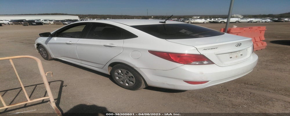 KMHCT4AE0GU074992 2016 HYUNDAI ACCENT photo no. 3