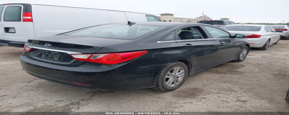5NPEB4AC3BH179818 2011 HYUNDAI SONATA photo no. 4