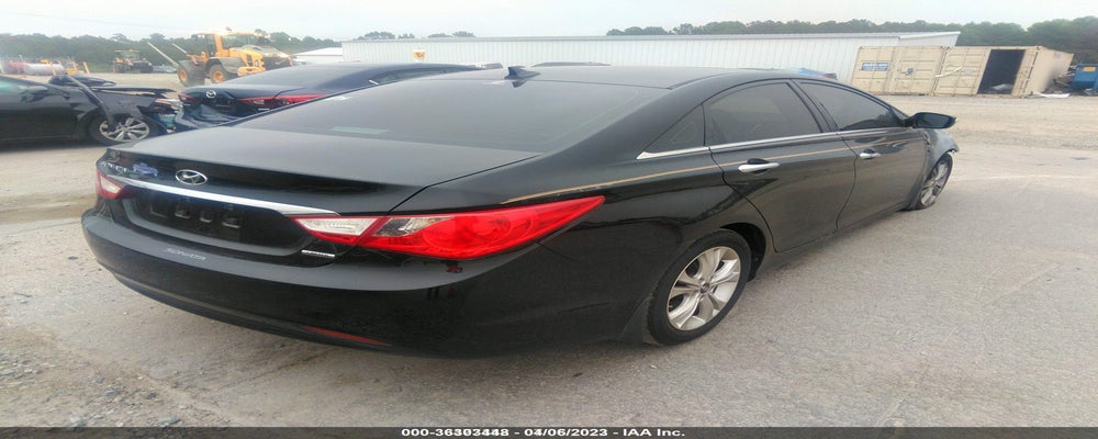 5NPEC4AC0BH303881 2011 HYUNDAI SONATA photo no. 4