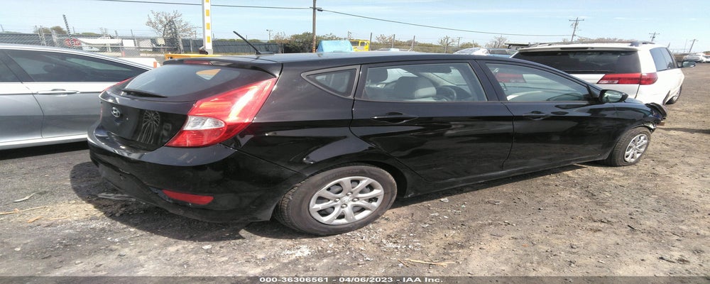 KMHCT5AEXHU300821 2017 HYUNDAI ACCENT photo no. 4