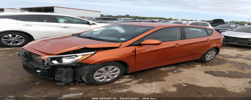 KMHCT5AE2HU325616 2017 HYUNDAI ACCENT photo no. 2