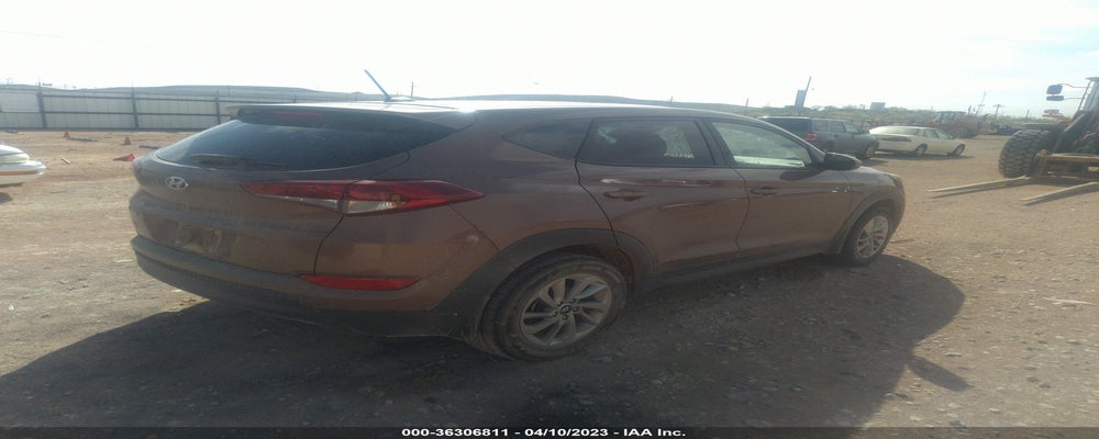 KM8J23A4XHU595845 2017 HYUNDAI TUCSON photo no. 4