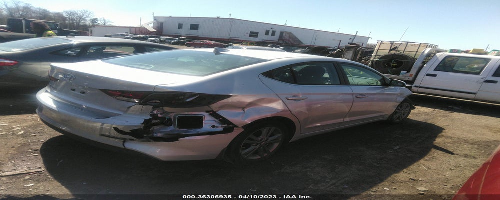 5NPD84LF5JH227013 2018 HYUNDAI ELANTRA photo no. 4