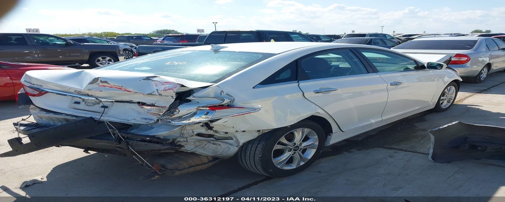 5NPEC4ACXBH031288 2011 HYUNDAI SONATA photo no. 4