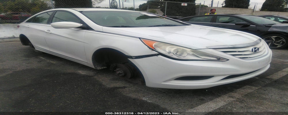 5NPEB4AC8DH672008 2013 HYUNDAI SONATA photo no. 16