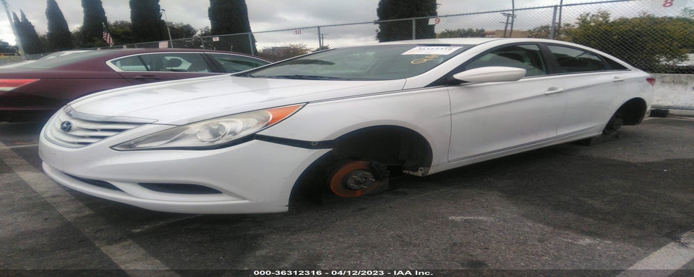 5NPEB4AC8DH672008 2013 HYUNDAI SONATA photo no. 2