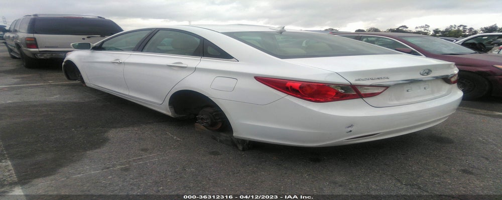 5NPEB4AC8DH672008 2013 HYUNDAI SONATA photo no. 3