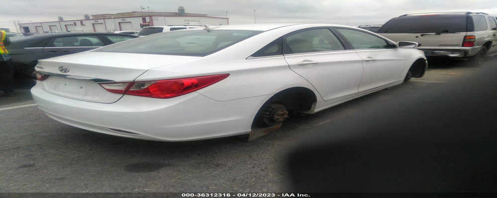 5NPEB4AC8DH672008 2013 HYUNDAI SONATA photo no. 4