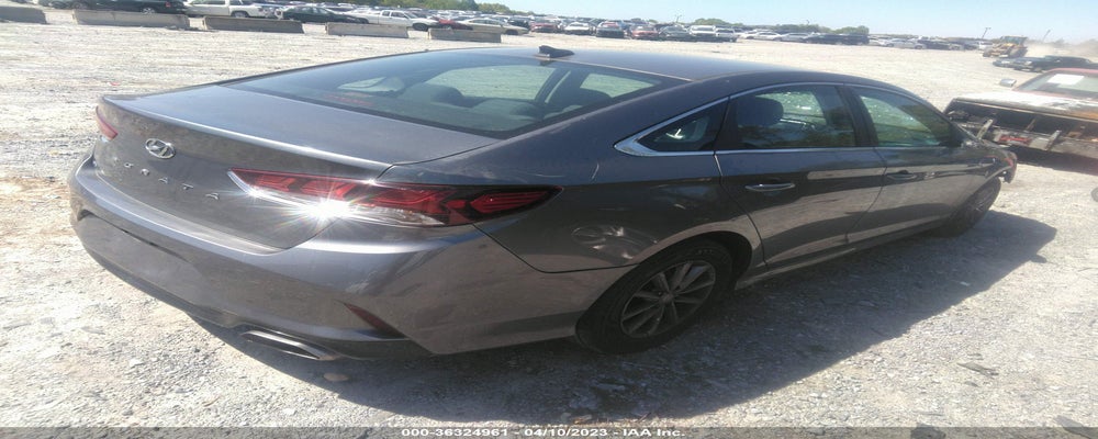 5NPE24AF8JH715011 2018 HYUNDAI SONATA photo no. 4