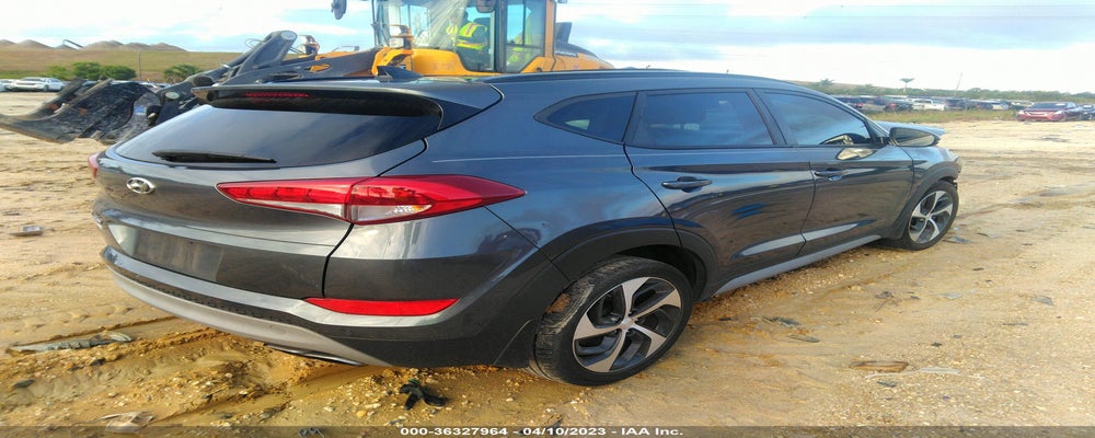 KM8J33A22JU804786 2018 HYUNDAI TUCSON photo no. 4