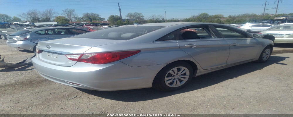 5NPEB4AC7BH064770 2011 HYUNDAI SONATA GLS photo no. 4