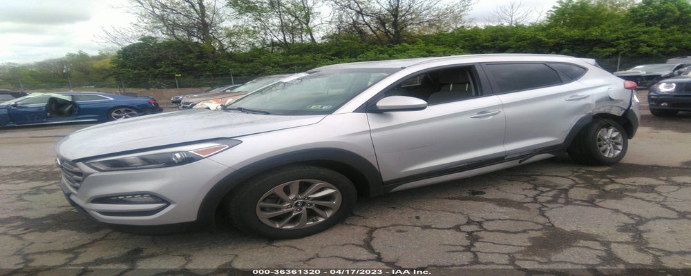 KM8J3CA43JU746799 2018 HYUNDAI TUCSON photo no. 2