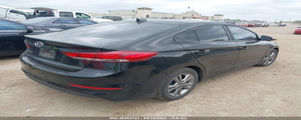 KMHD84LF0HU425932 2017 HYUNDAI ELANTRA photo no. 4