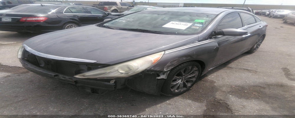 5NPEC4AC8BH265283 2011 HYUNDAI SONATA photo no. 2
